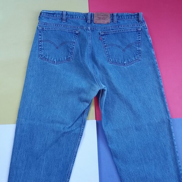 Vintage Levis Essential #550 Light Blue Denim Jeans